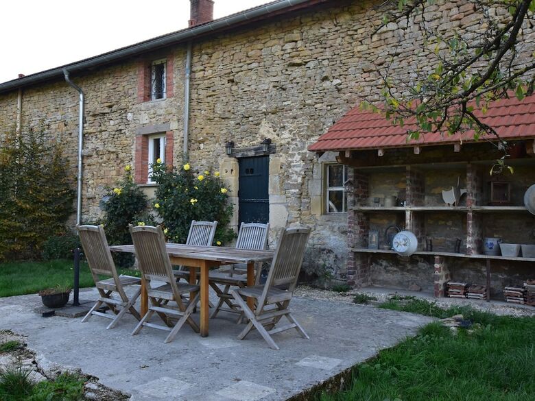 Romantic Holiday Home In Barricourt With Barbecue