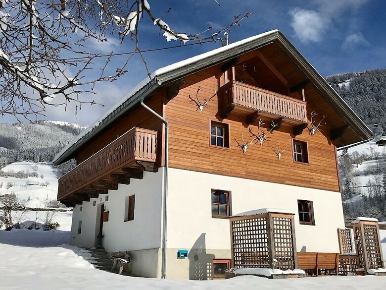 Modern Chalet In Gro�kirchheim Near Ski Area