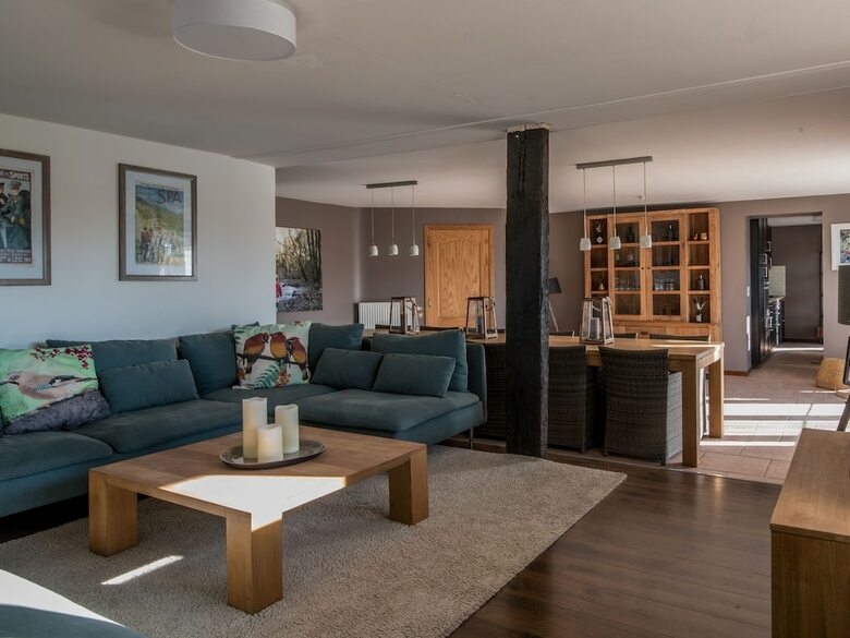 Nice House With Swimming Pool, Pleasantly Renovated
