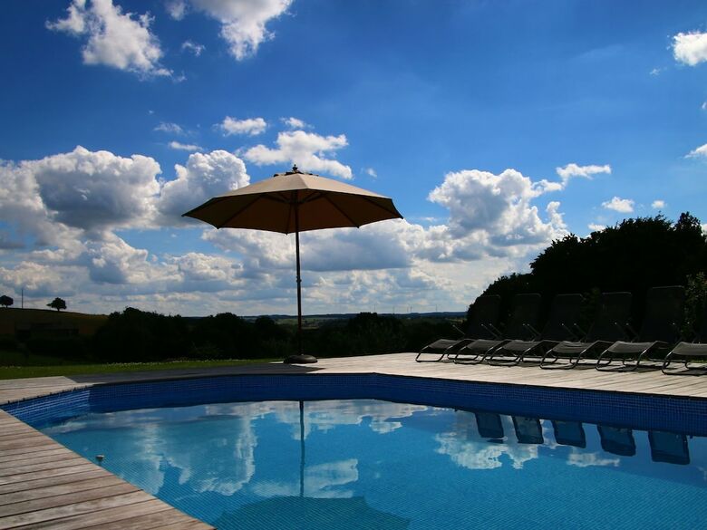 Nice House With Swimming Pool, Pleasantly Renovated