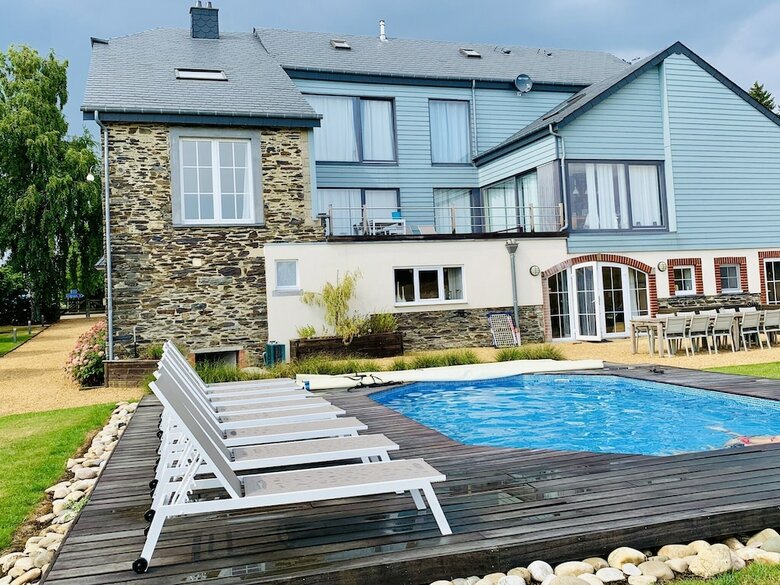 Nice House With Swimming Pool, Pleasantly Renovated