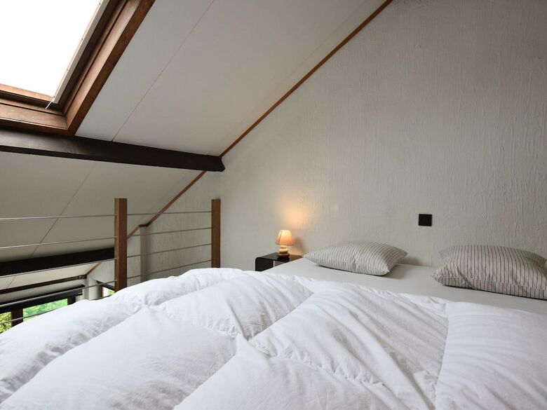 Spacious Holiday Home La Roche-en-ardenne With Pool