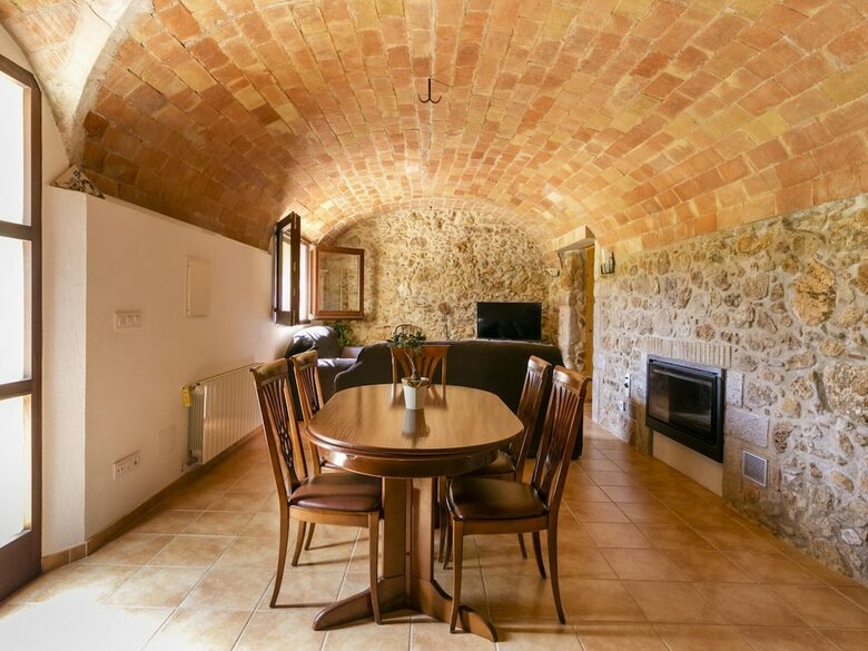 Rustic Holiday Home In Catalonia With Swimming Pool