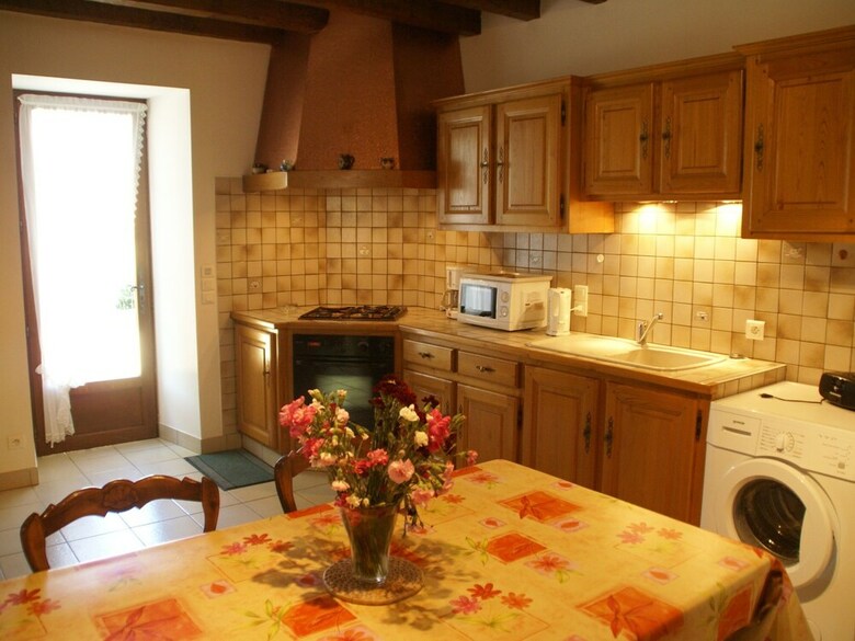 Cozy Holiday Home With Barbecue In Aquitaine