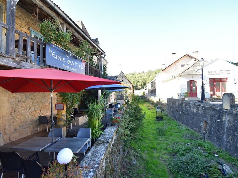Cozy Holiday Home With Barbecue In Aquitaine