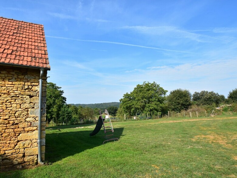 Cozy Holiday Home With Barbecue In Aquitaine