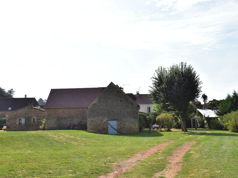 Cozy Holiday Home With Barbecue In Aquitaine