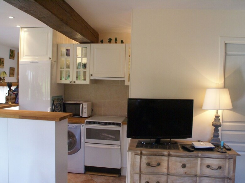 Traditional Holiday Home With Garden In Dampsmesnil