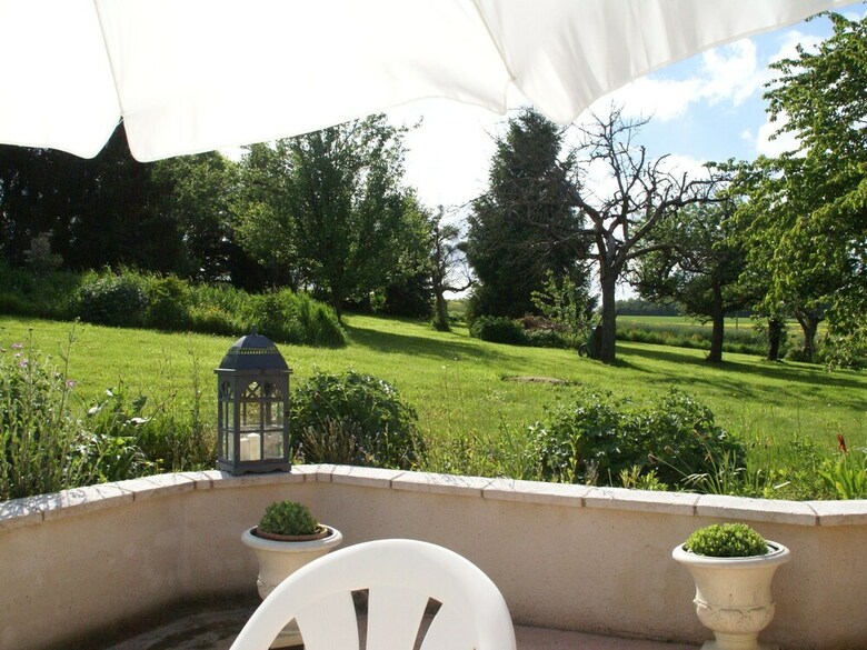 Traditional Holiday Home With Garden In Dampsmesnil