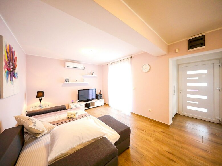 Beautiful Villa In Smokovic With Private Swimming Pool