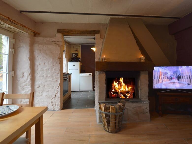 Splendid Cottage In Ferri�res With Terrace, Garden, Bbq