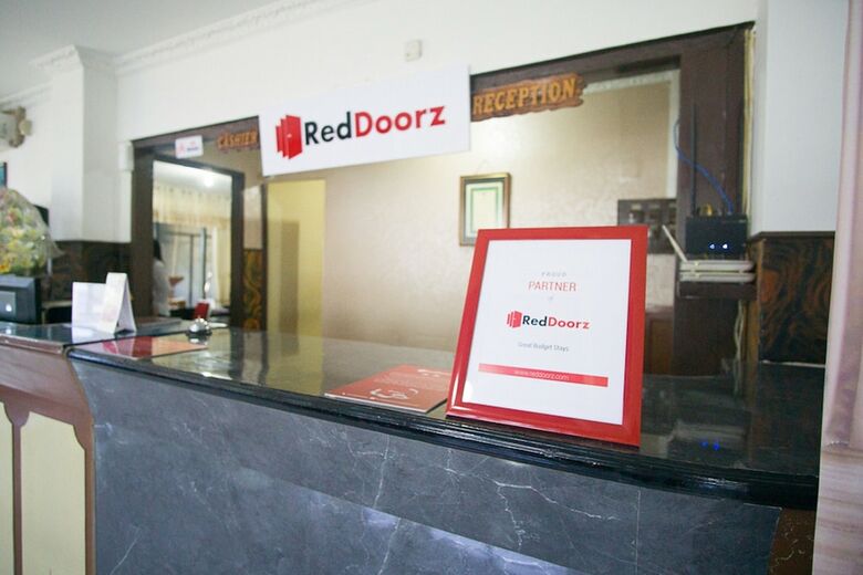 Hotel Reddoorz Plus Near Pelabuhan Bitung