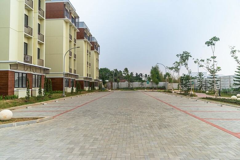 Hotel Reddoorz Plus @ Ecohome Citra Raya Tangerang