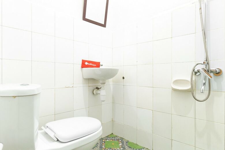 Hotel Reddoorz Plus Near Universitas Methodist Medan