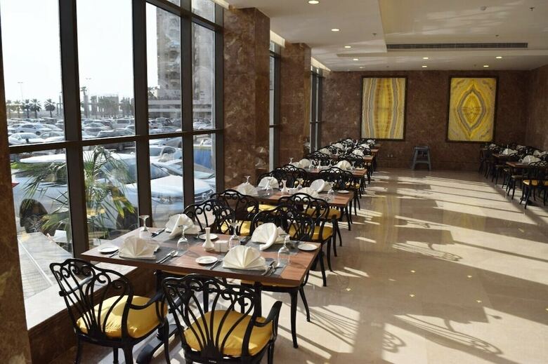 Salsabil Hotel By Warwick Al Corniche