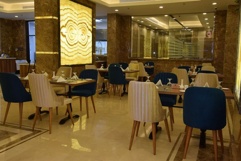 Salsabil Hotel By Warwick Al Corniche