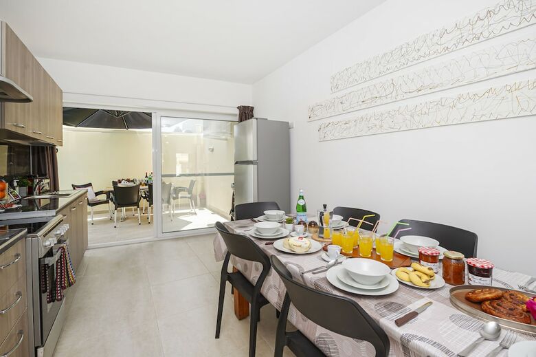 Apartamentos Summer Breeze Maisonette With Terrace