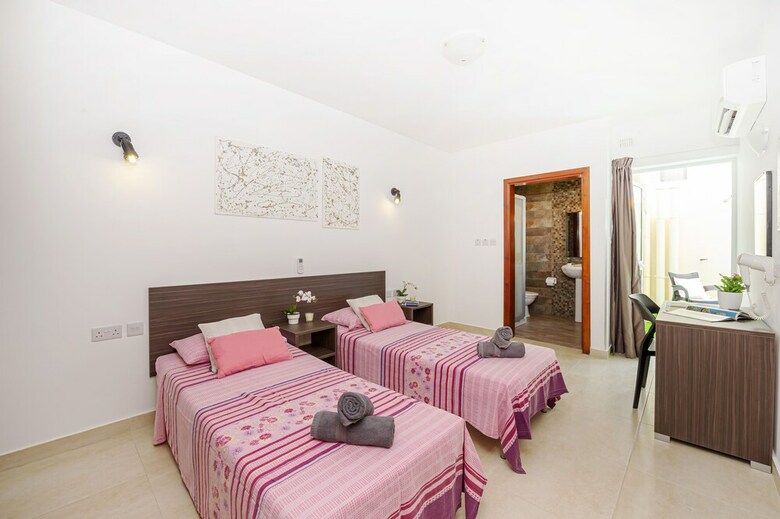 Apartamentos Summer Breeze Maisonette With Terrace