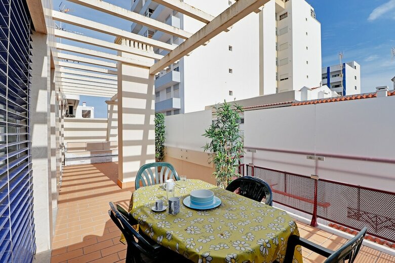 Disinfected Apartment - Monte Gordo Downtown By Homing ?