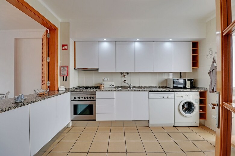 Disinfected Apartment - Monte Gordo Downtown By Homing ?