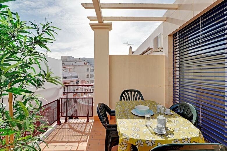 Disinfected Apartment - Monte Gordo Downtown By Homing ?
