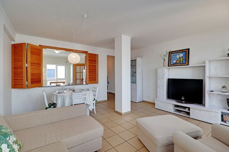 Disinfected Apartment - Monte Gordo Downtown By Homing ?