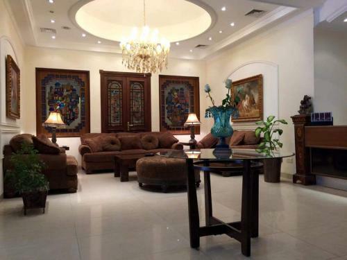Shanashel Palace Hotel