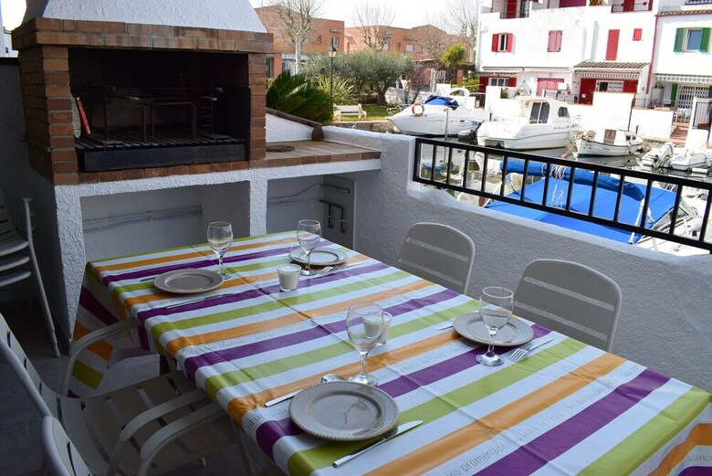 Apartamento 195-casa Al Canal Con Amarre