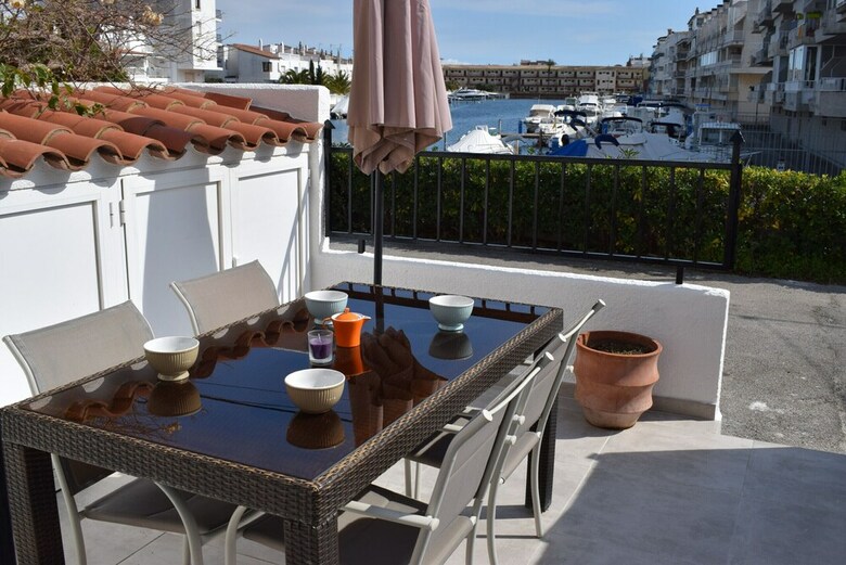 Apartamento 195-casa Al Canal Con Amarre