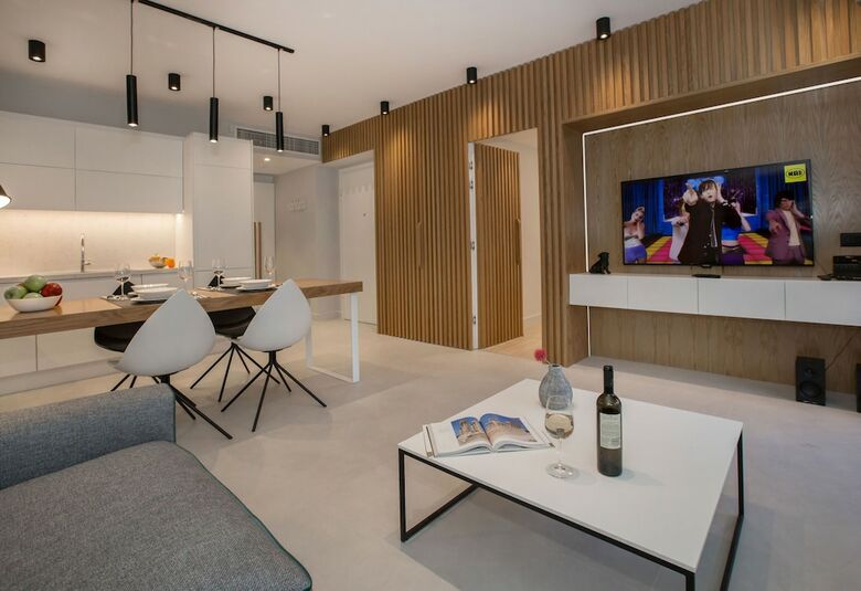 Apartamentos Acropolis Golden Suites By Ghh