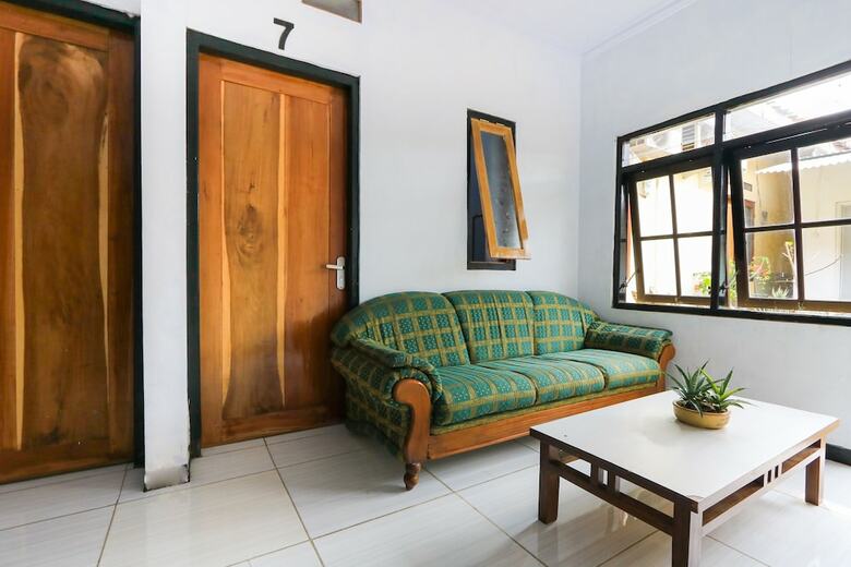 Hostal Spot On 2497 Pesona Guest House