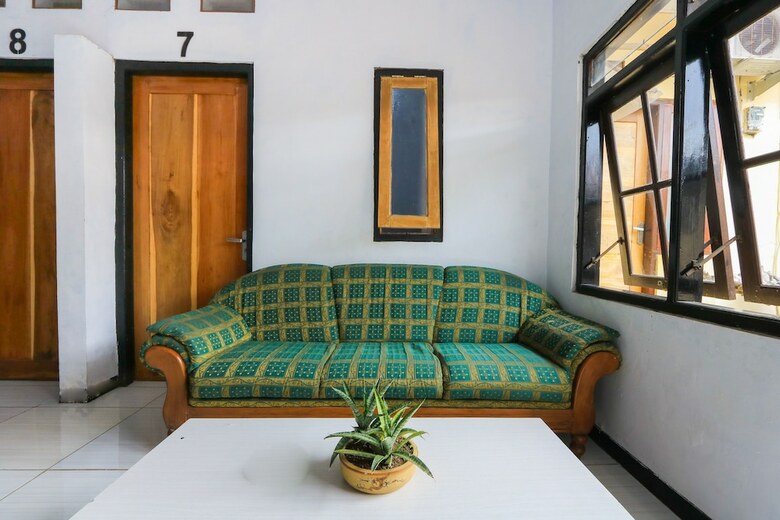 Hostal Spot On 2497 Pesona Guest House
