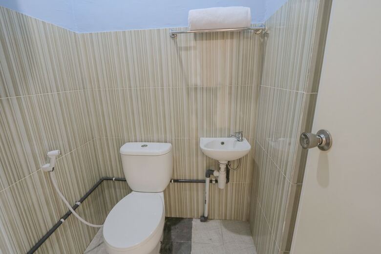 Hostal Oyo 2614 Demasto Homestay