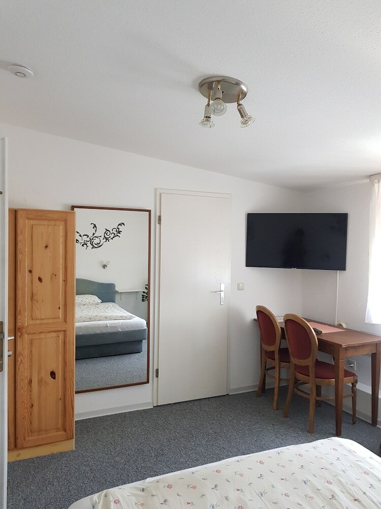 Hotel - Pension - Weller