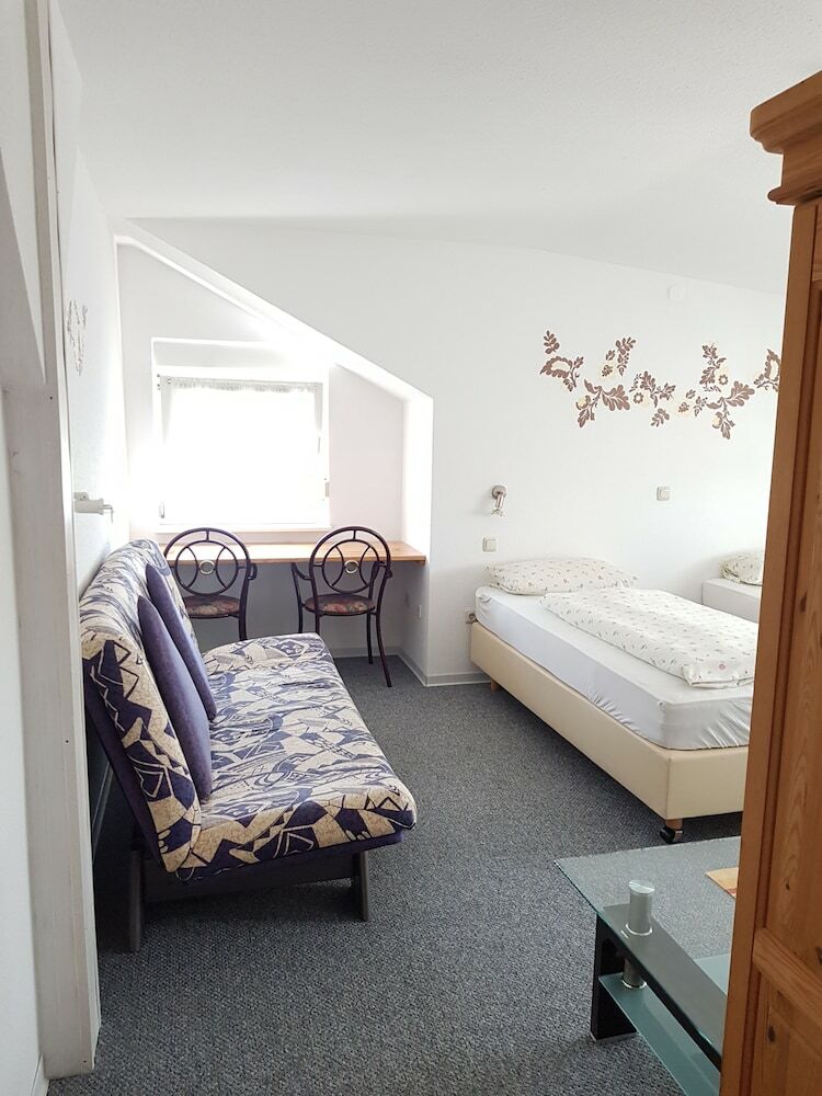 Hotel - Pension - Weller