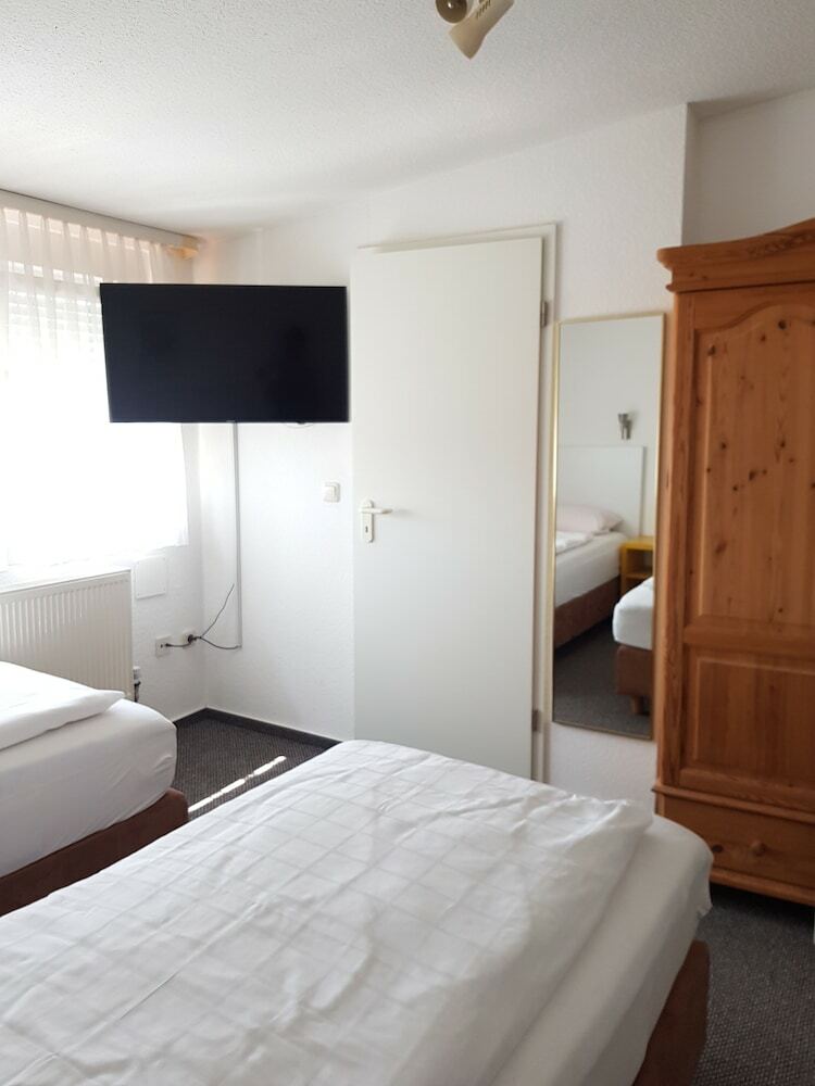 Hotel - Pension - Weller