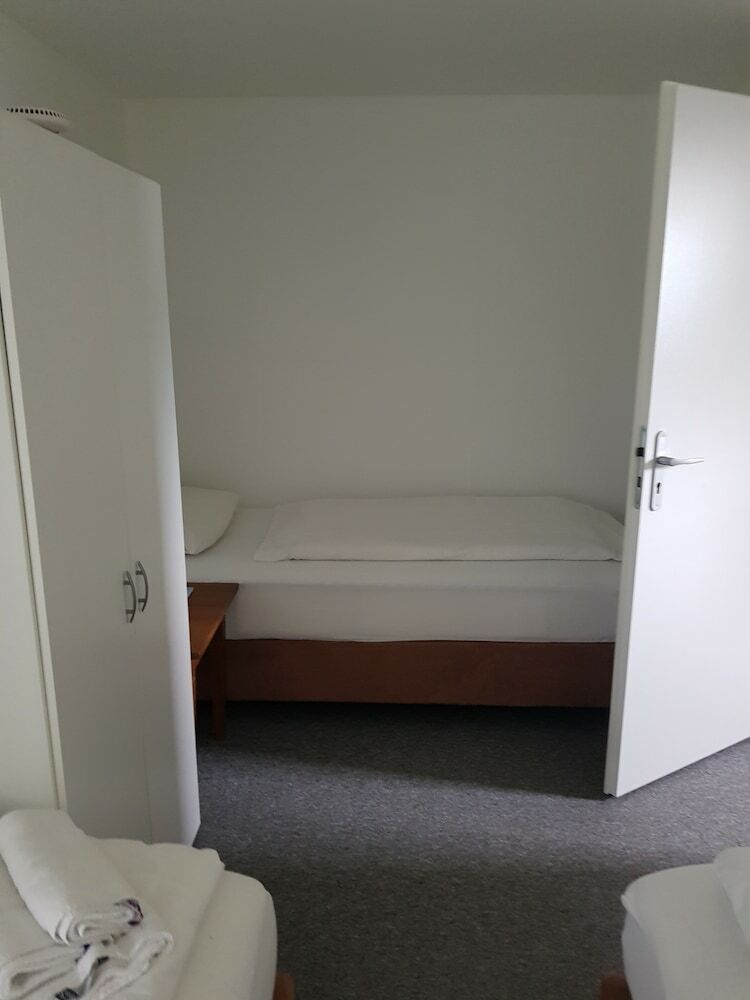 Hotel - Pension - Weller