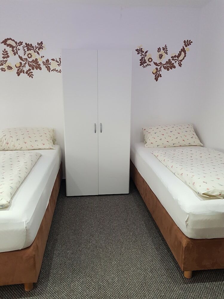 Hotel - Pension - Weller