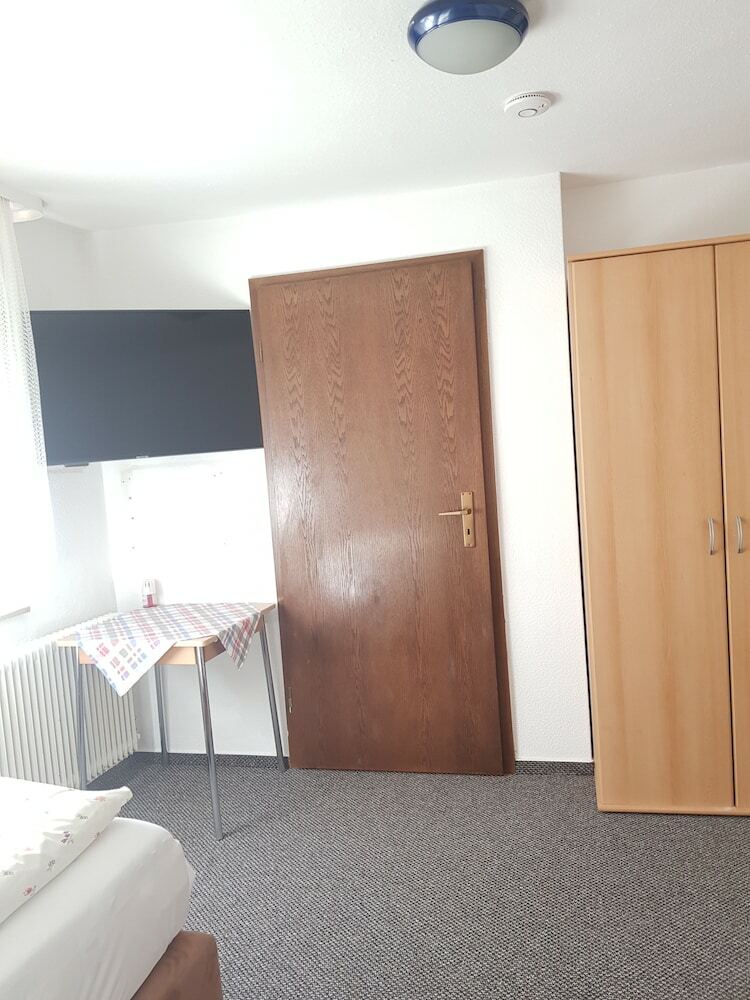 Hotel - Pension - Weller