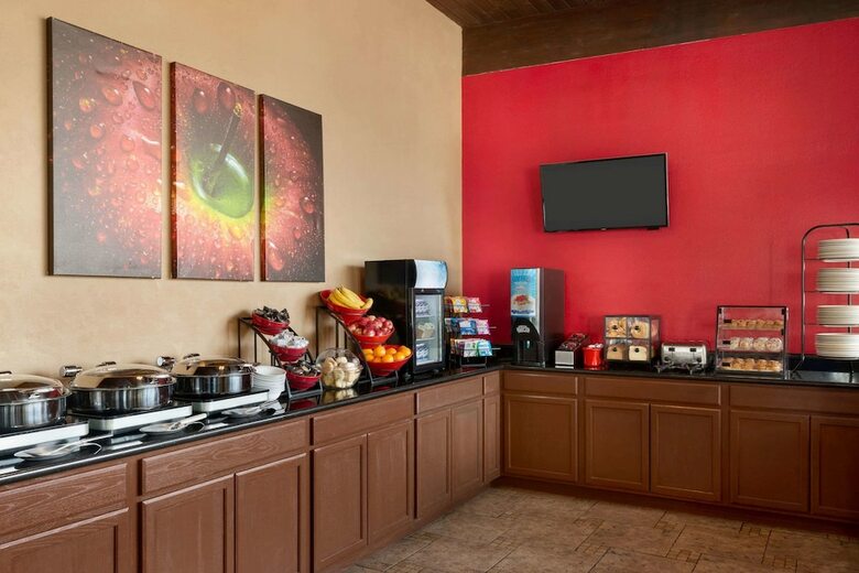 Hotel Ramada By Wyndham Spokane Airport
