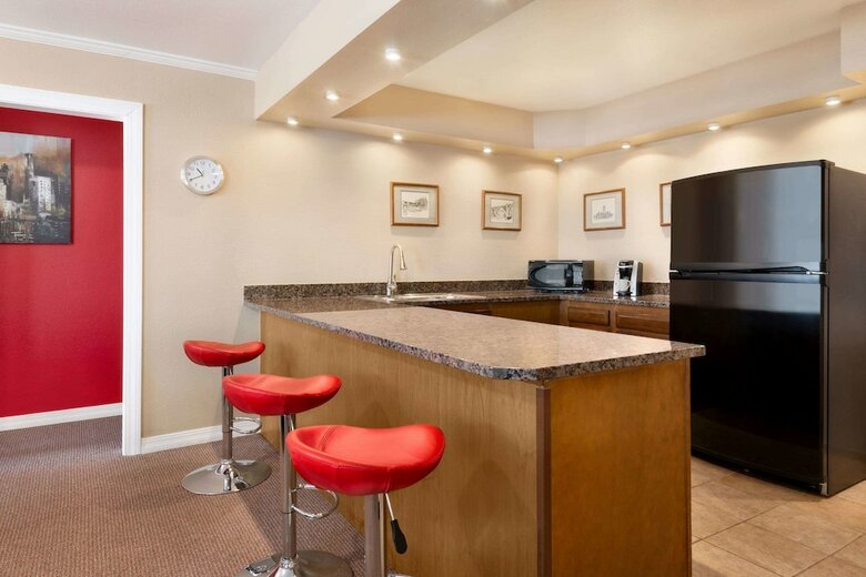 Hotel Ramada By Wyndham Spokane Airport