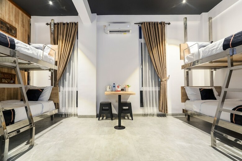 Hotel Oyo 2627 Ratamya Co-living