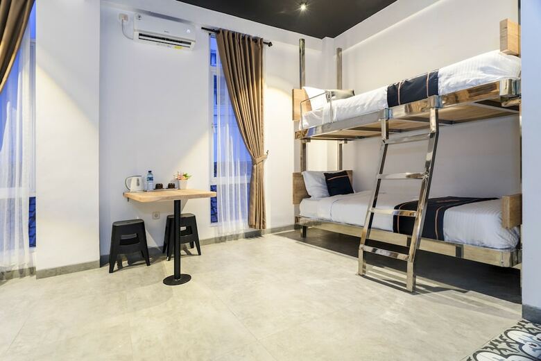 Hotel Oyo 2627 Ratamya Co-living