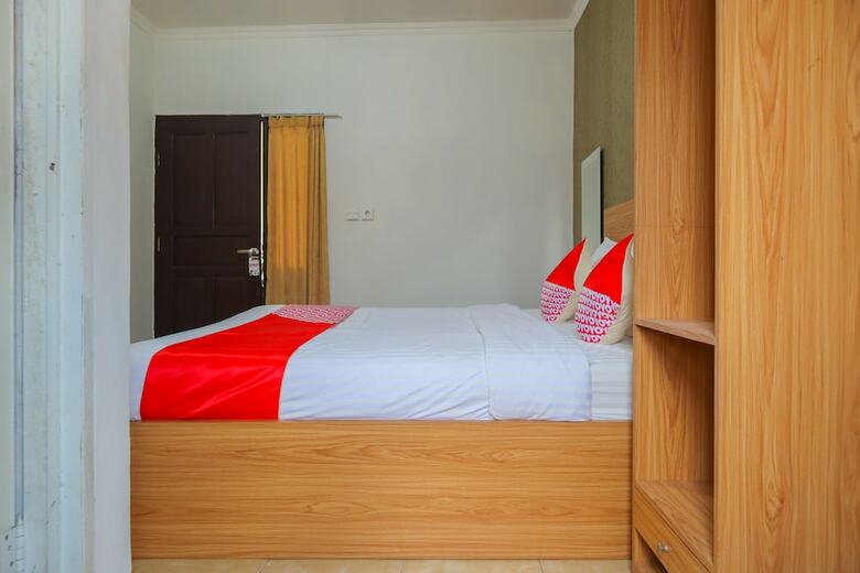 Hostal Assirot Residence
