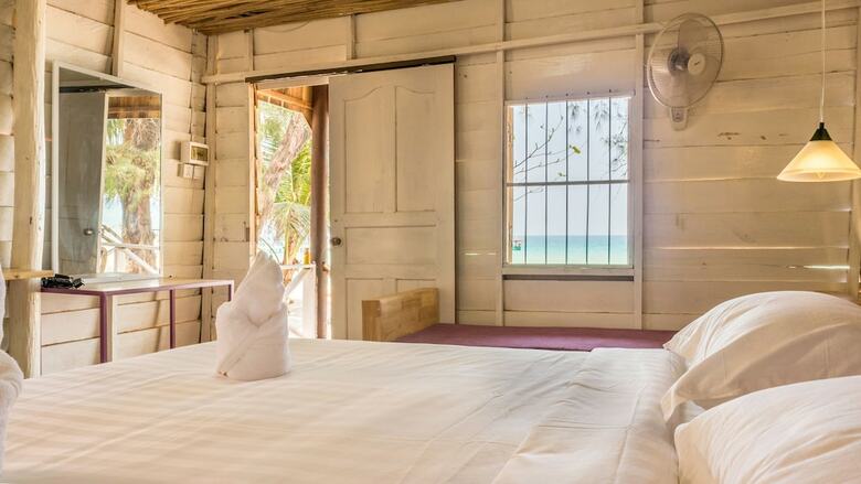 Hotel Sandy Beach Bungalows