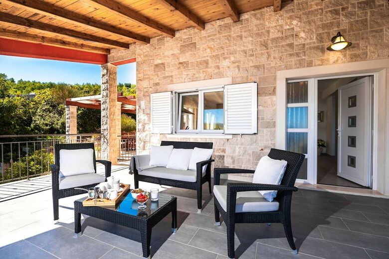 Villa Luxury Stairway To Heaven With Pool