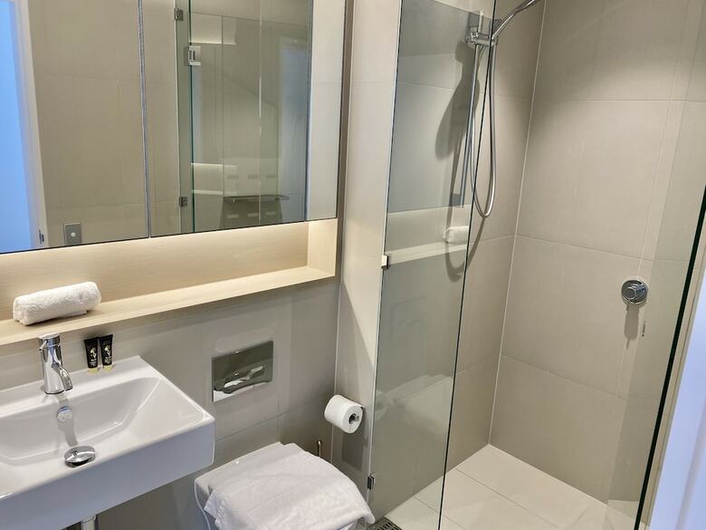 Jc Waterfront Apartments Collins Wharf