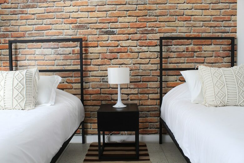 Hotel Stay Frida