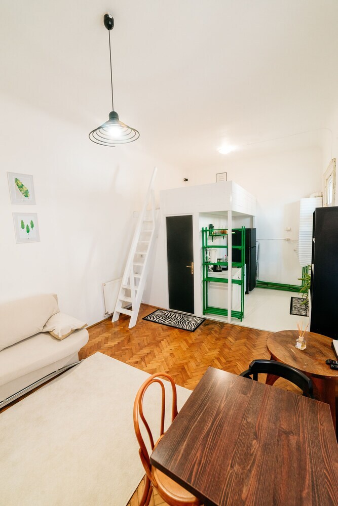 Mathe Apartments 3