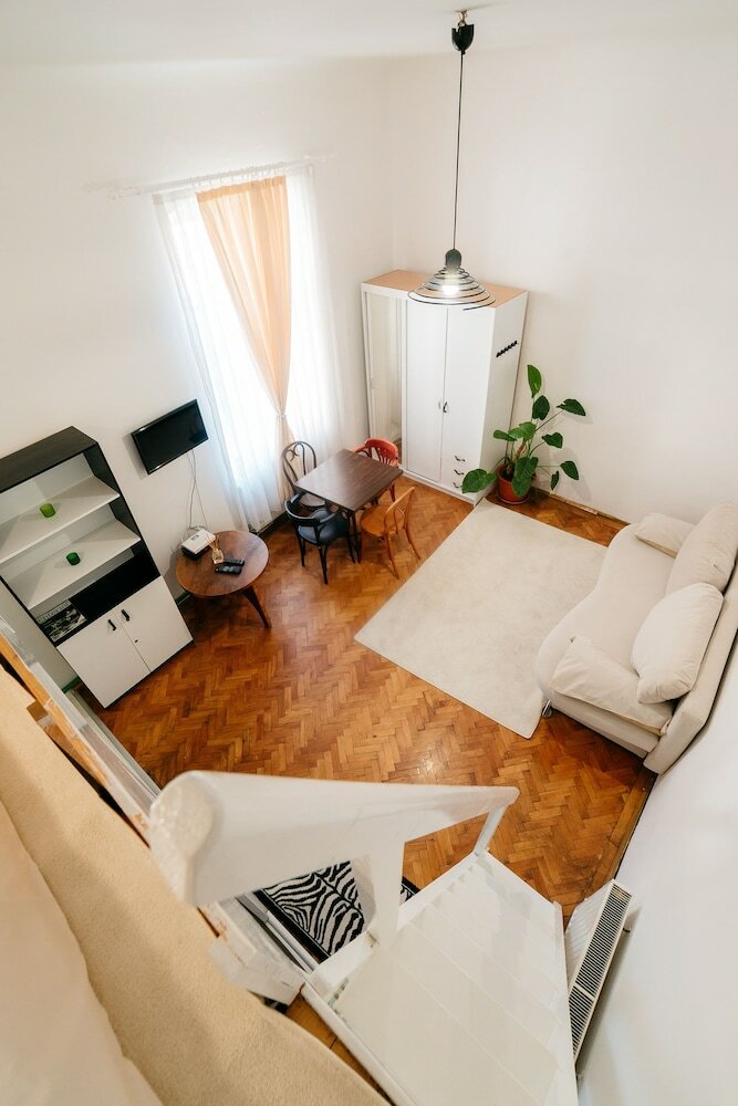 Mathe Apartments 3